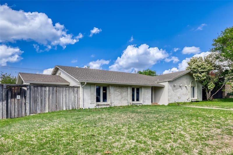 6639 Winterwood Lane, Dallas TX 75248 - Photo 2