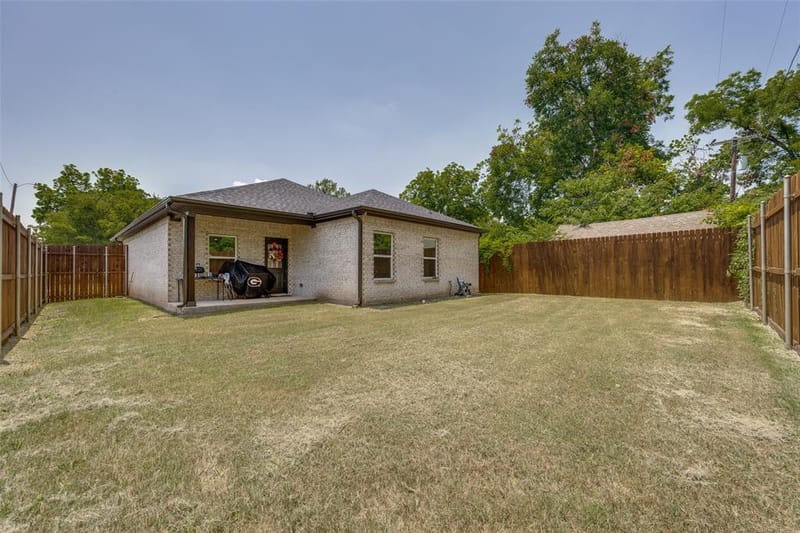 901 W Owing Street, Denison TX 75020 - Photo 14