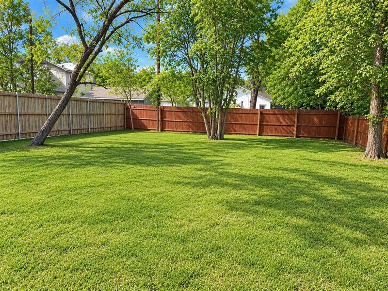 811 W Day Street, Denison TX 75020 - Photo 18