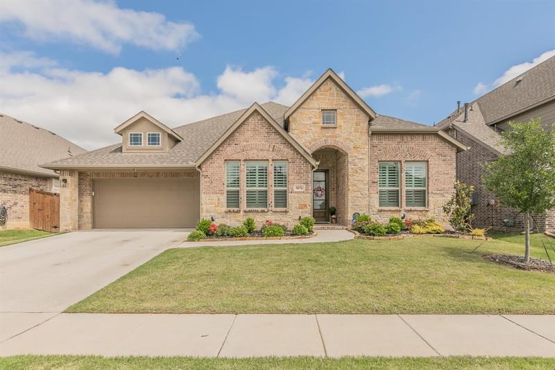 1076 Fleetwood Drive, Justin TX 76247 - Photo 3