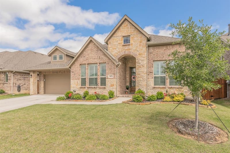 1076 Fleetwood Drive, Justin TX 76247