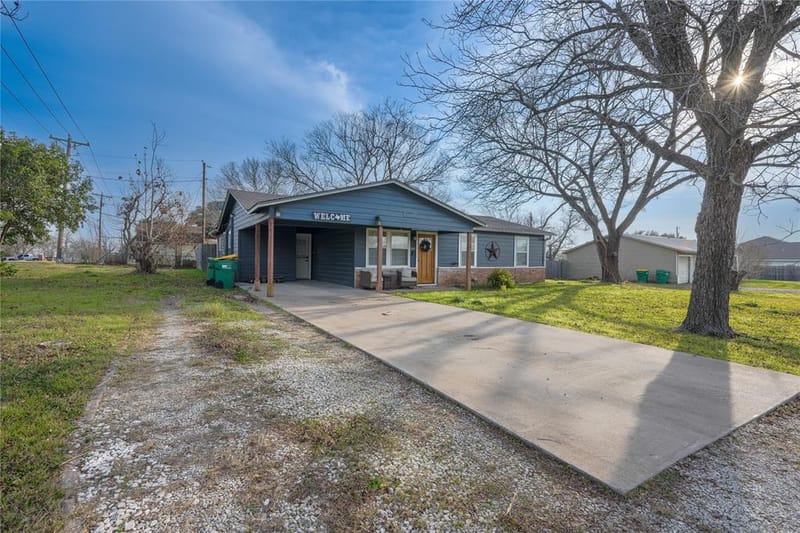 200 W Greenbriar Street, Robinson TX 76706 - Photo 3