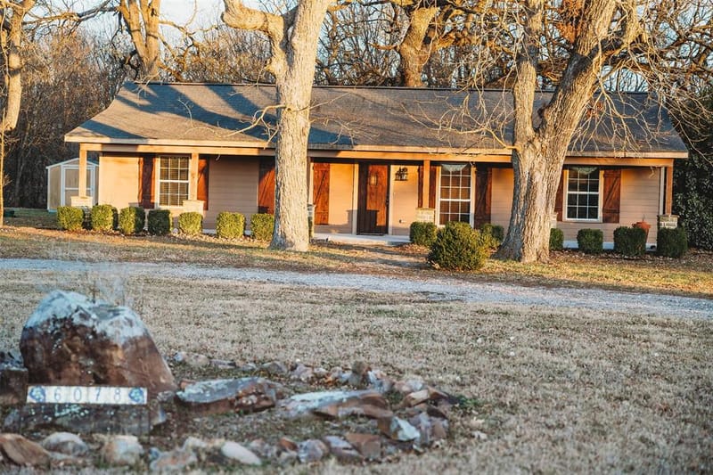 6078 E Line Road, Whitewright TX 75491
