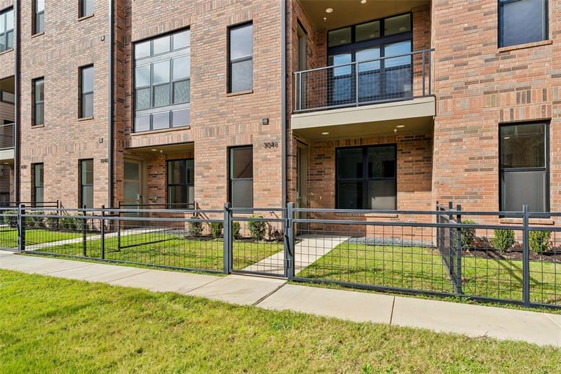 3048 Chimes Street, Dallas TX 75219 - Photo 2