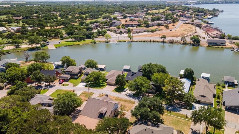 5012 Santa Elena Court, Granbury TX 76049 - Photo 2