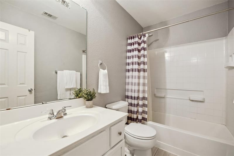 9121 Liberty Crossing Drive, Fort Worth TX 76131 - Photo 11