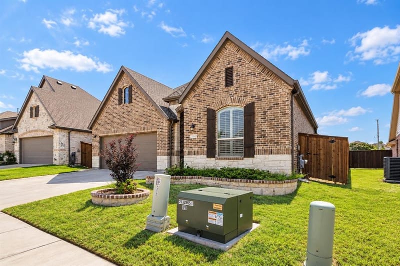 2042 Clear Water Way, Royse City TX 75189 - Photo 2