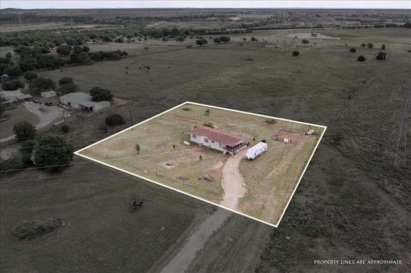5680 County Road 1217, Cleburne TX 76033 - Photo 23