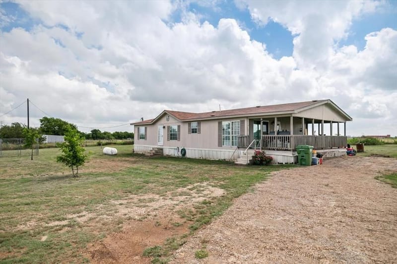 5680 County Road 1217, Cleburne TX 76033 - Photo 2