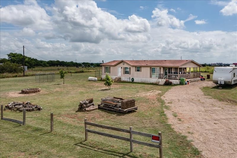 5680 County Road 1217, Cleburne TX 76033 - Photo 20