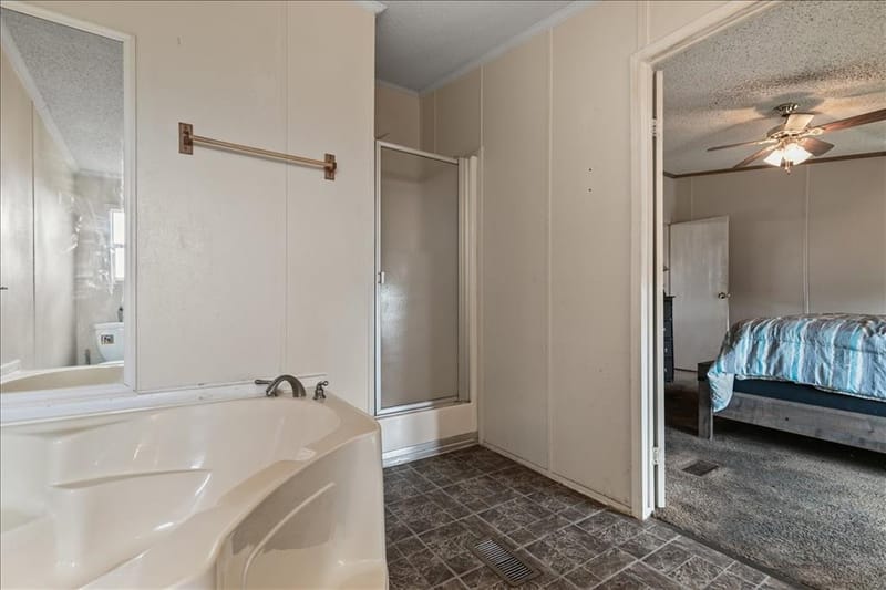 5680 County Road 1217, Cleburne TX 76033 - Photo 15
