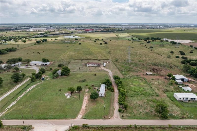 5680 County Road 1217, Cleburne TX 76033 - Photo 25