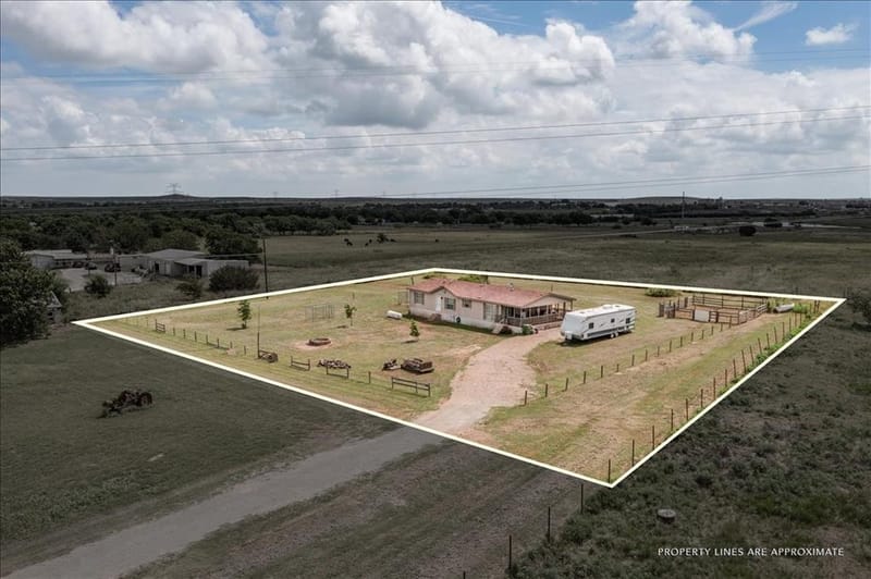 5680 County Road 1217, Cleburne TX 76033 - Photo 21