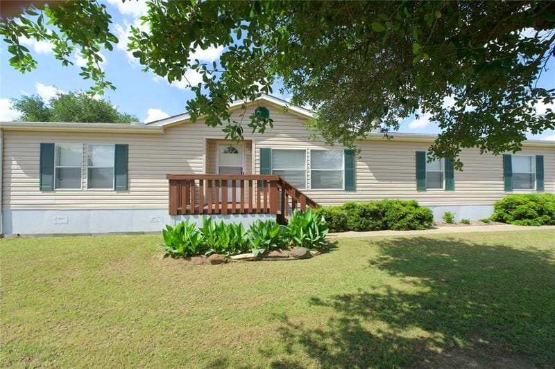 115 Candlewood Circle, Gainesville TX 76240 - Photo 7