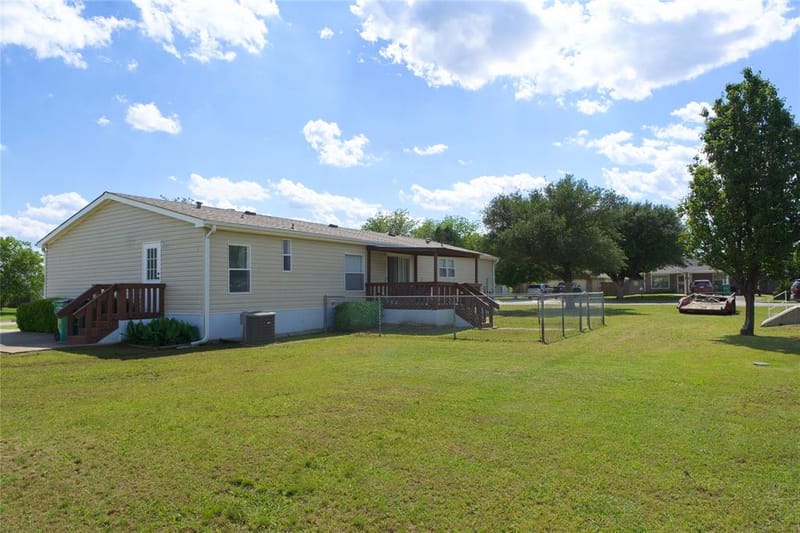 115 Candlewood Circle, Gainesville TX 76240 - Photo 38
