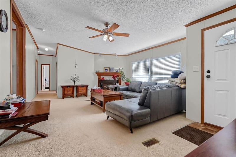 115 Candlewood Circle, Gainesville TX 76240 - Photo 11