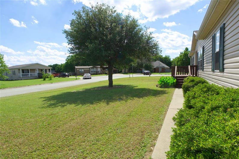 115 Candlewood Circle, Gainesville TX 76240 - Photo 4