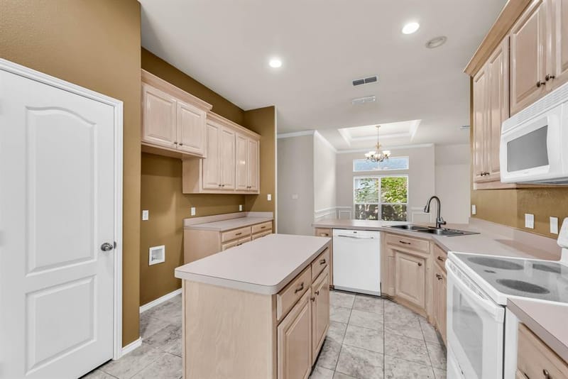 6501 Stockton Drive, Fort Worth TX 76132 - Photo 8