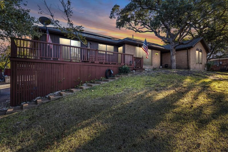 837 White Oak Drive, Woodway TX 76712 - Photo 2