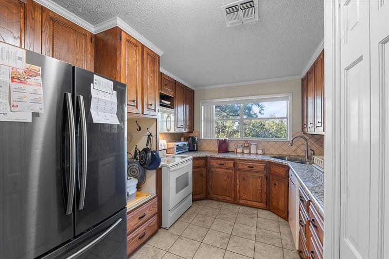 837 White Oak Drive, Woodway TX 76712 - Photo 7