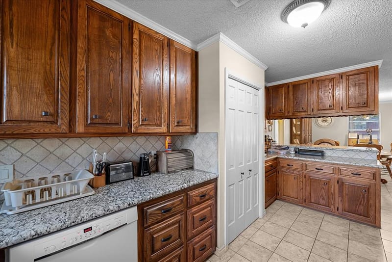 837 White Oak Drive, Woodway TX 76712 - Photo 9