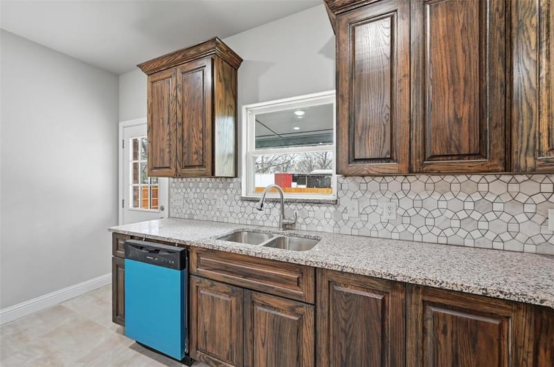 306 Lewis Street, Cleburne TX 76031 - Photo 5
