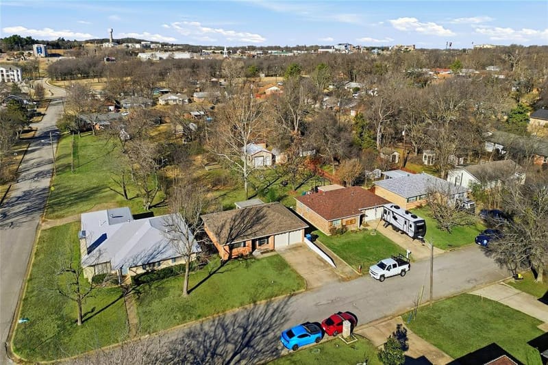 105 N Wood Avenue, Denison TX 75020 - Photo 29