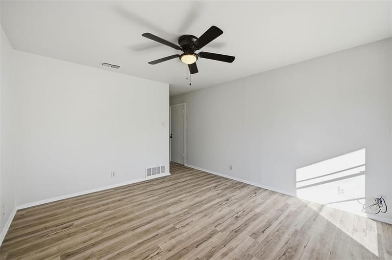 105 N Wood Avenue, Denison TX 75020 - Photo 4