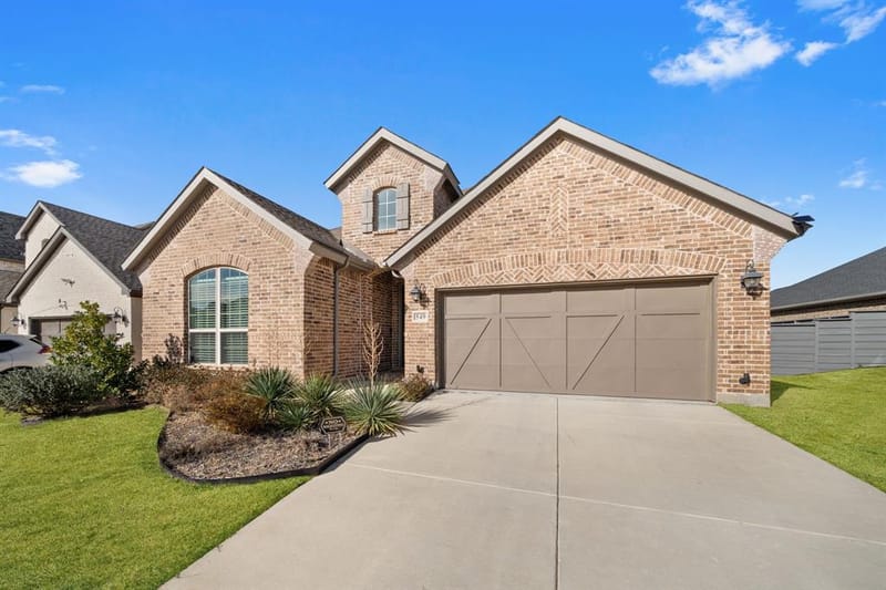 549 Cedarwood Street, Little Elm TX 76227 - Photo 3