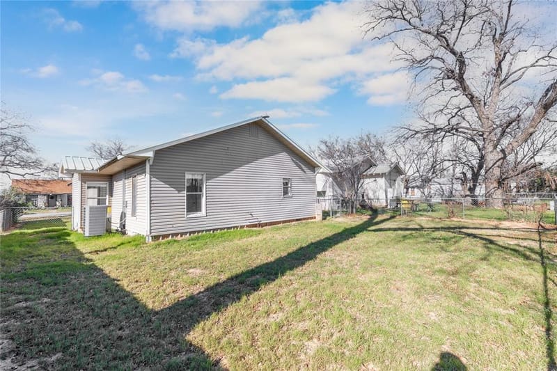 1410 Avenue E, Brownwood TX 76801 - Photo 27