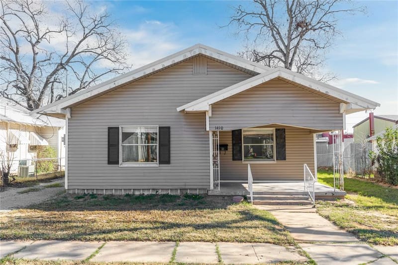 1410 Avenue E, Brownwood TX 76801