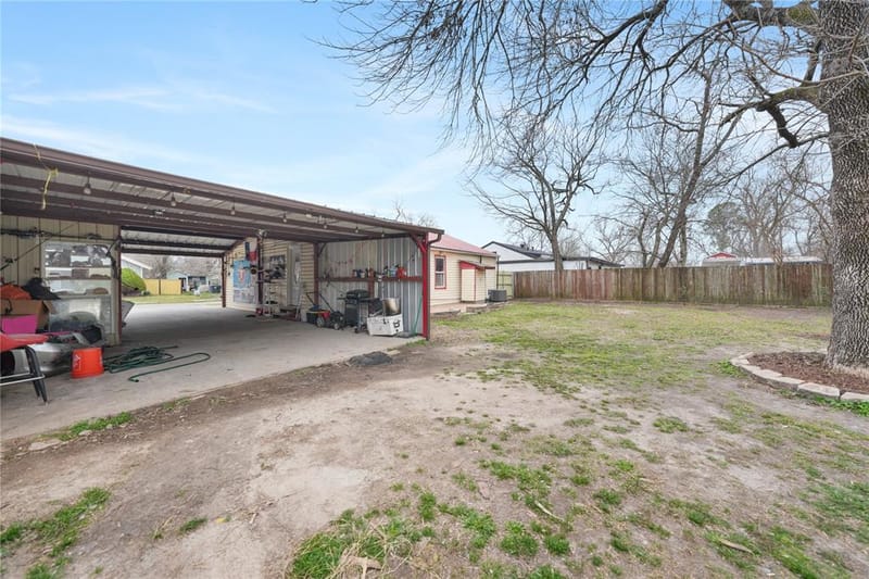 3906 Henderson Street, Greenville TX 75401 - Photo 11