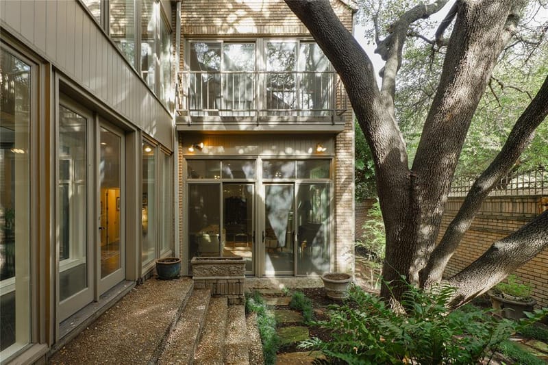 7 Glenchester Court, Dallas TX 75225 - Photo 2