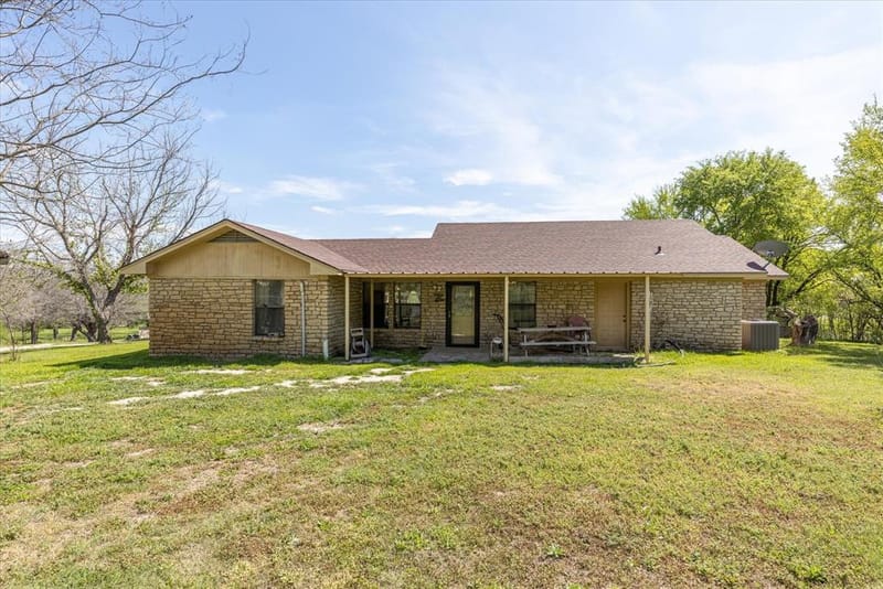 9885 County Road 270, Hico TX 76457 - Photo 6