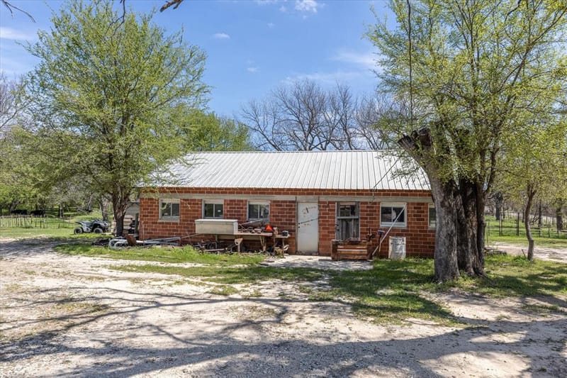9885 County Road 270, Hico TX 76457 - Photo 12