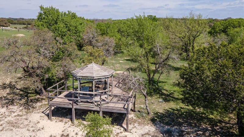 9885 County Road 270, Hico TX 76457 - Photo 33