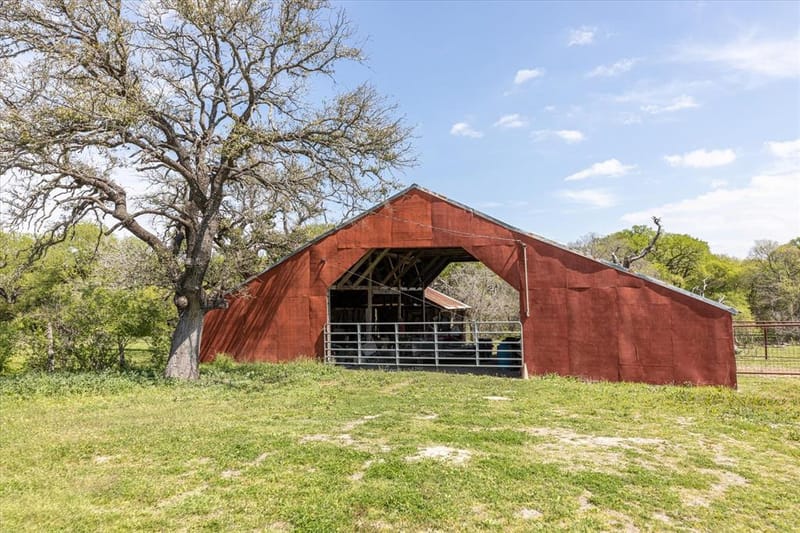 9885 County Road 270, Hico TX 76457 - Photo 11