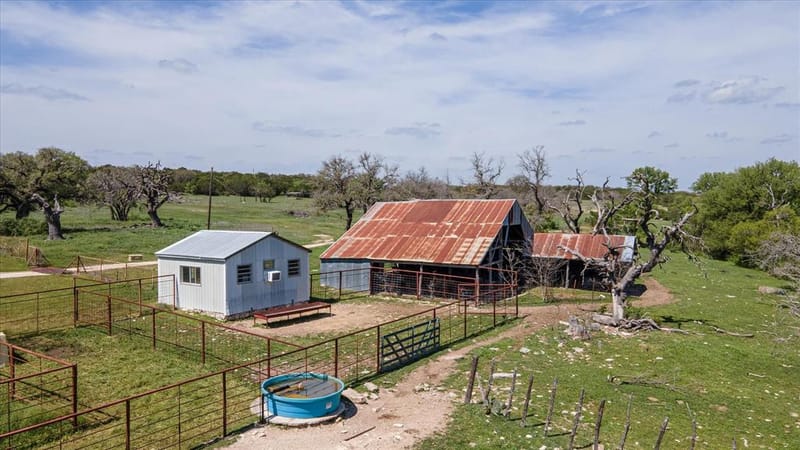 9885 County Road 270, Hico TX 76457 - Photo 4