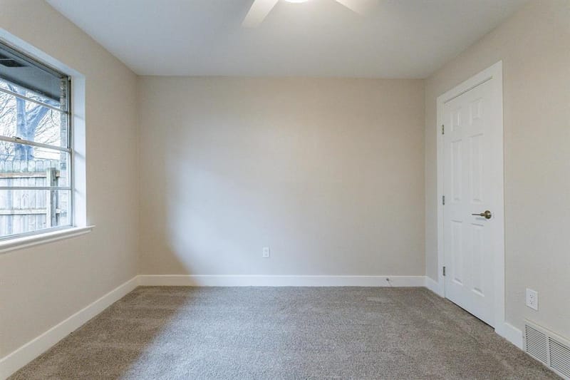 2105 Castle Oaks Drive, Arlington TX 76012 - Photo 27