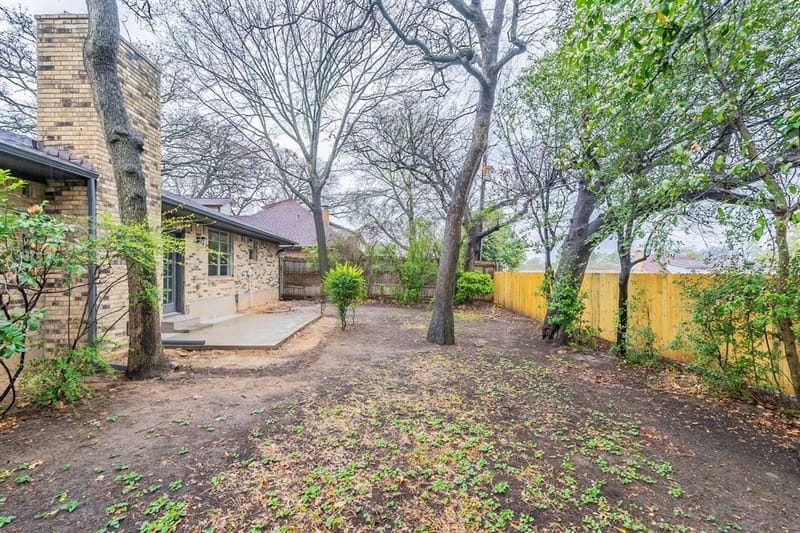2105 Castle Oaks Drive, Arlington TX 76012 - Photo 33