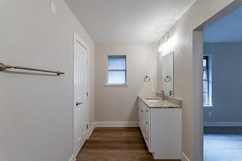 2105 Castle Oaks Drive, Arlington TX 76012 - Photo 21