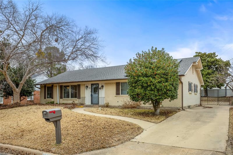 1401 Greenbrier Drive, Sherman TX 75092 - Photo 3