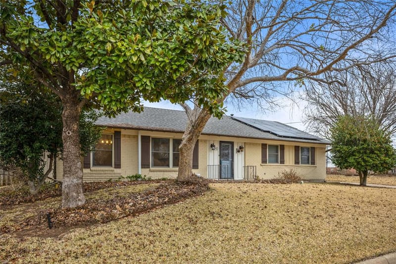 1401 Greenbrier Drive, Sherman TX 75092