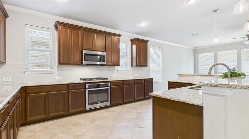 645 Sundrop Drive, Little Elm TX 75068 - Photo 8