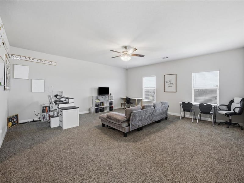 186 Dogwood Avenue, Rhome TX 76078 - Photo 18