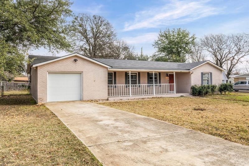 351 Santa Fe Drive, Woodway TX 76712 - Photo 2