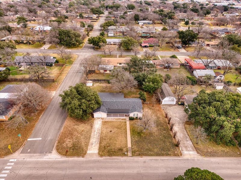 351 Santa Fe Drive, Woodway TX 76712 - Photo 26