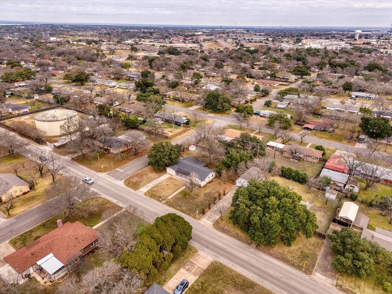 351 Santa Fe Drive, Woodway TX 76712 - Photo 28