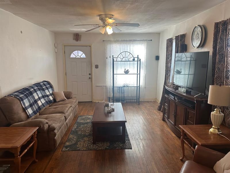 631 W Walker Street, Denison TX 75020 - Photo 14