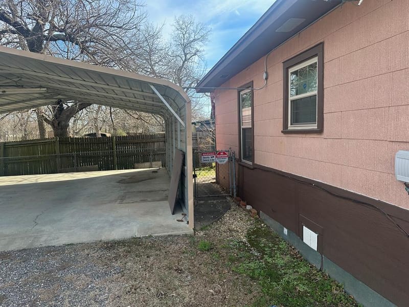 631 W Walker Street, Denison TX 75020 - Photo 8